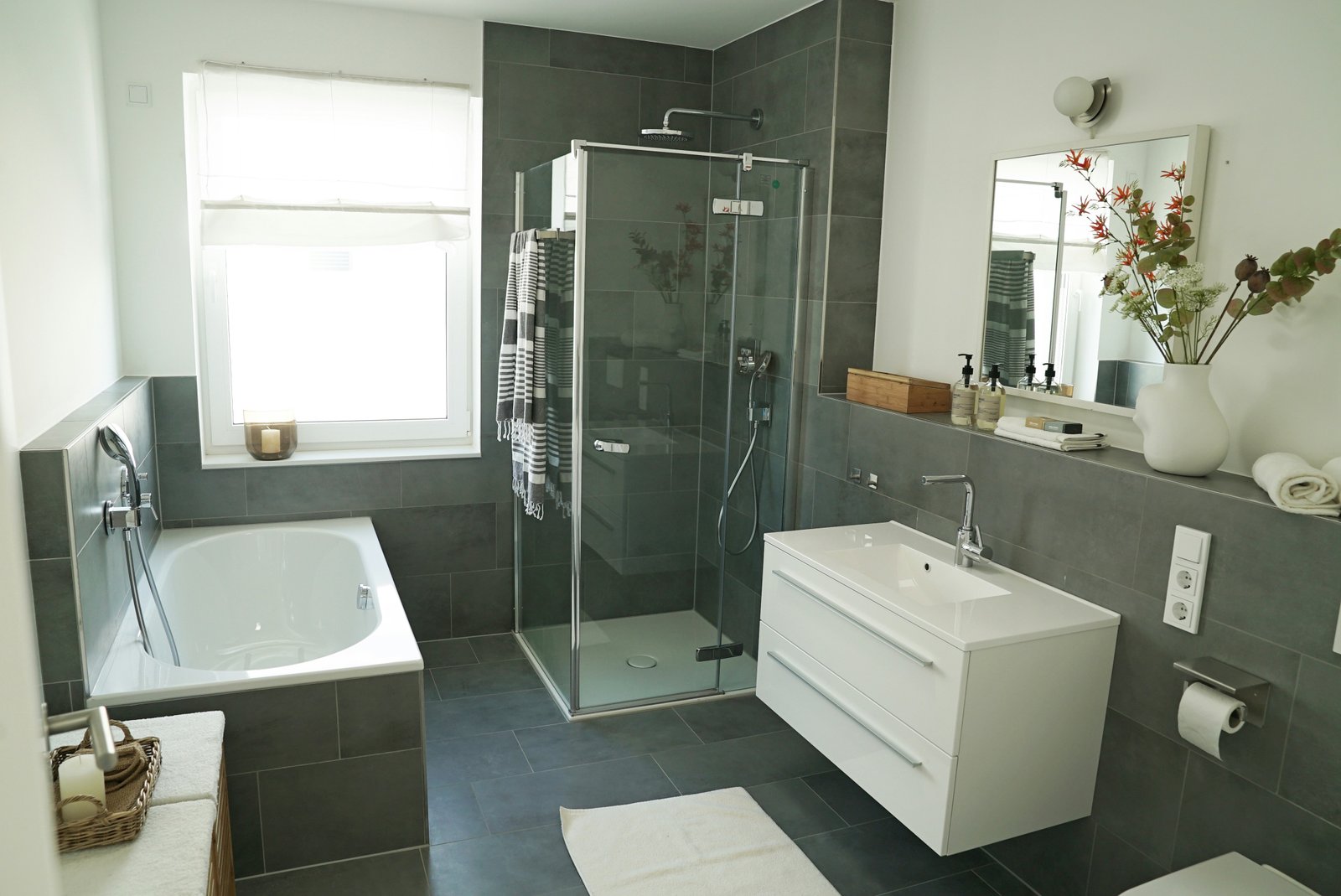 Vanities & Cabinets